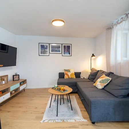 Будинок відпочинку Balatura House *